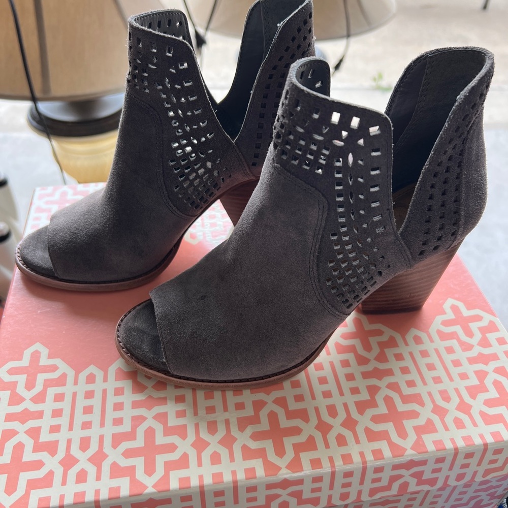 Gianni Bini Ankle Boots